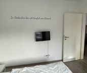 Schlafzimmer-Fernseher-Villa-Olga-Grömitz